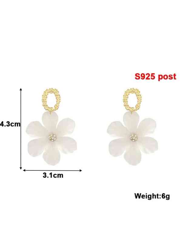 Fancy Fashion Flower Earrings