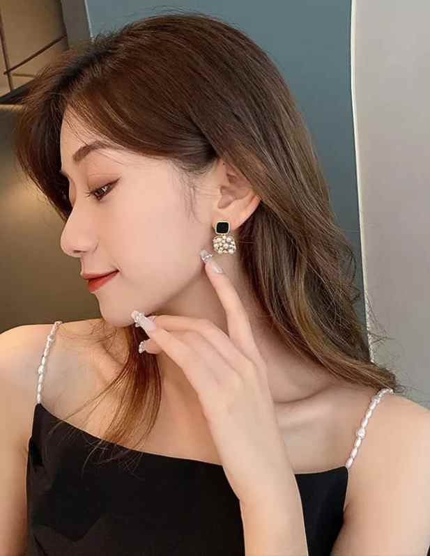 black and white drop earring