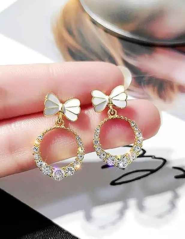 Bow Hollow Circle Earrings white and black