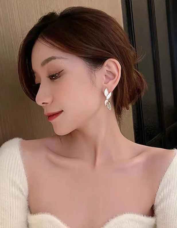 letest Crystal Leaf Earrings