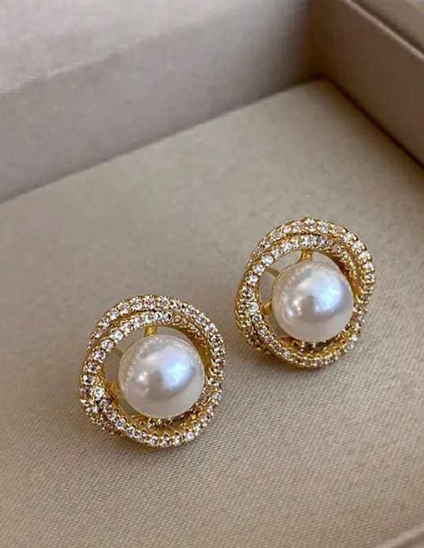 Floral Pearl Earrings