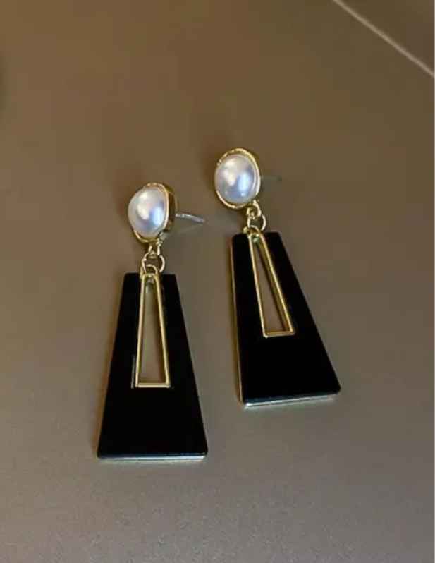 new Girls Stylish Earrings buy now