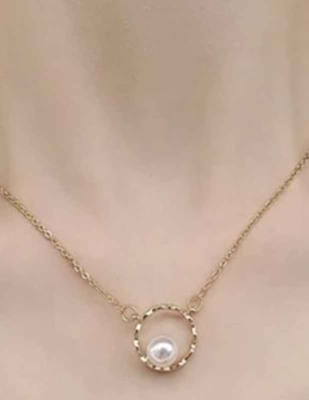 Pearl Pendant Necklace