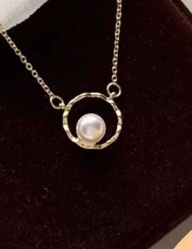 Pearl Pendant Necklace