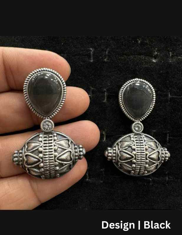 Cylinder Shaped Earrings maroon