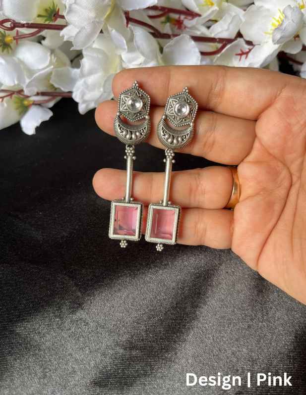 Latkan Earrings With Stone White