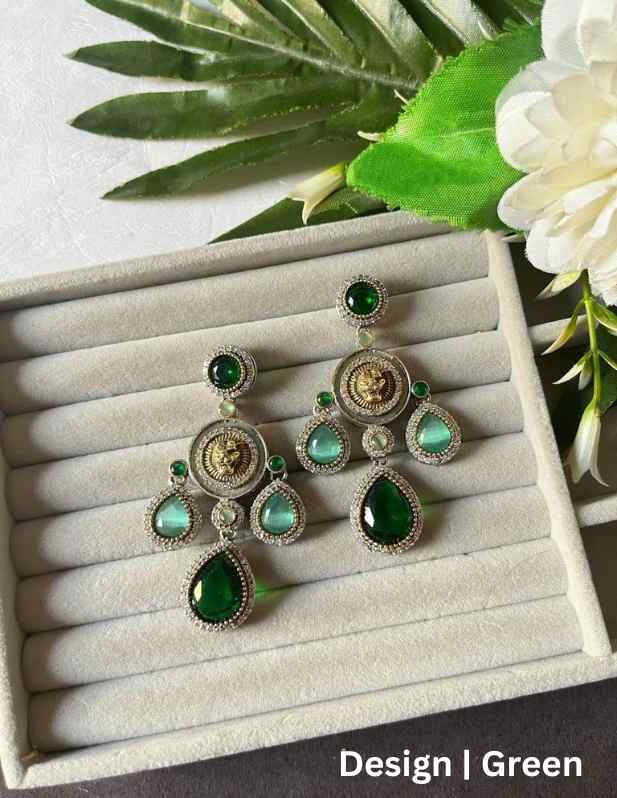 Simple Antique Earrings maroon