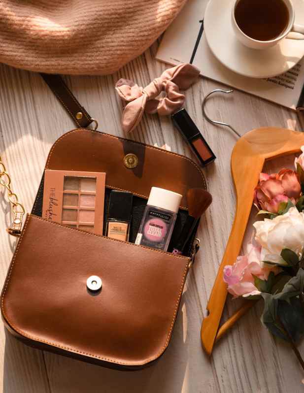 Customized Premium Leather Ladies Sling Bags